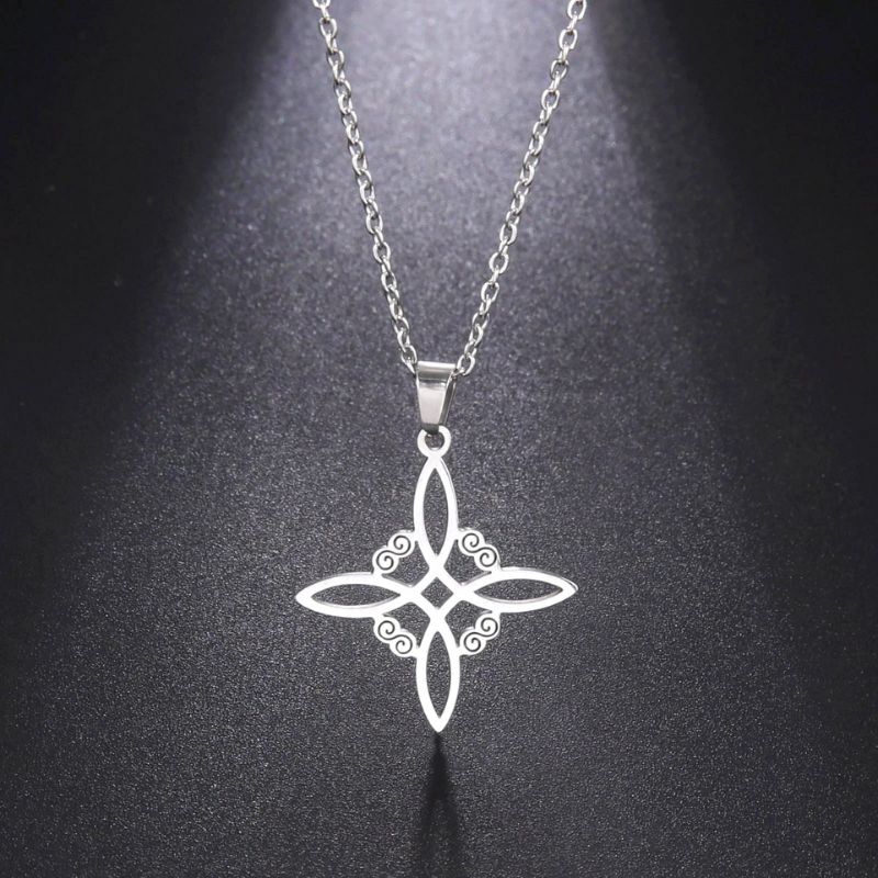 collier nœud de sorcière en acier inoxydable finition argent avec chaine ajustable