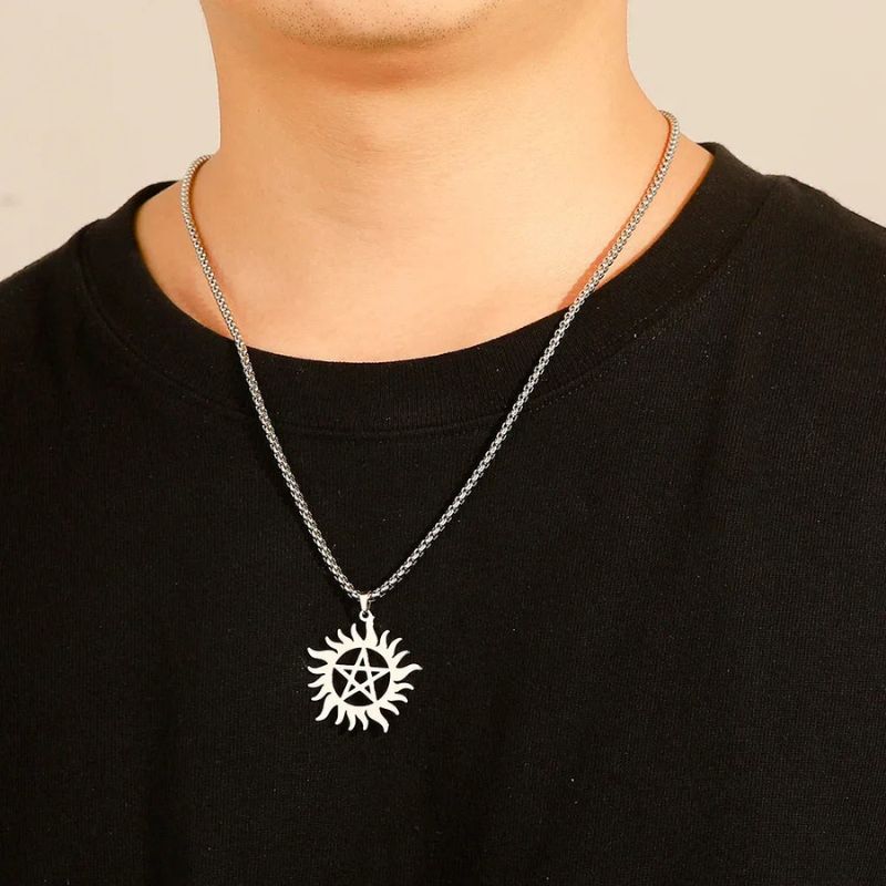 collier pentagramme en acier inoxydable finition argent pour homme