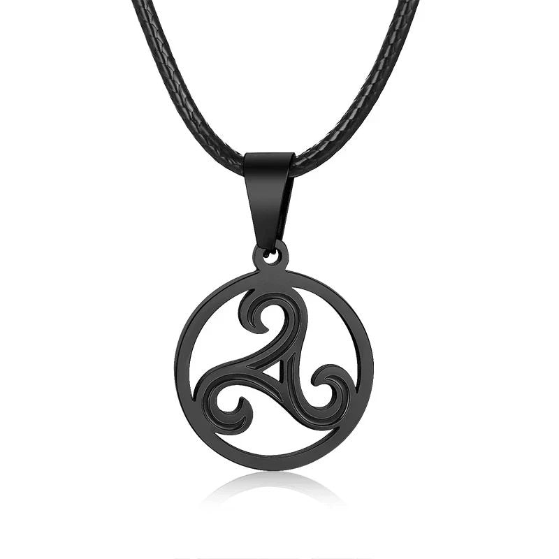 Collier Triskel en acier inoxydable noir avec cordon noir tressé